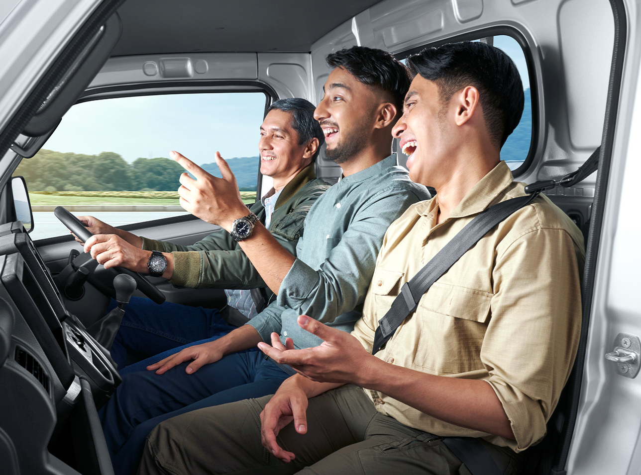 Kabin Luas dengan Kursi Driver Sliding - New Carry Pick Up